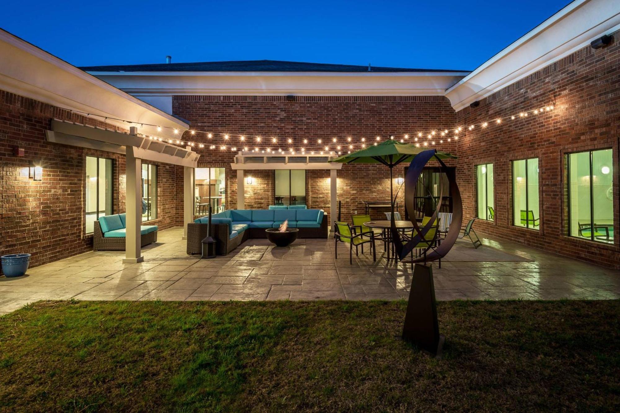 Springhill Suites By Marriott Denton Exterior photo