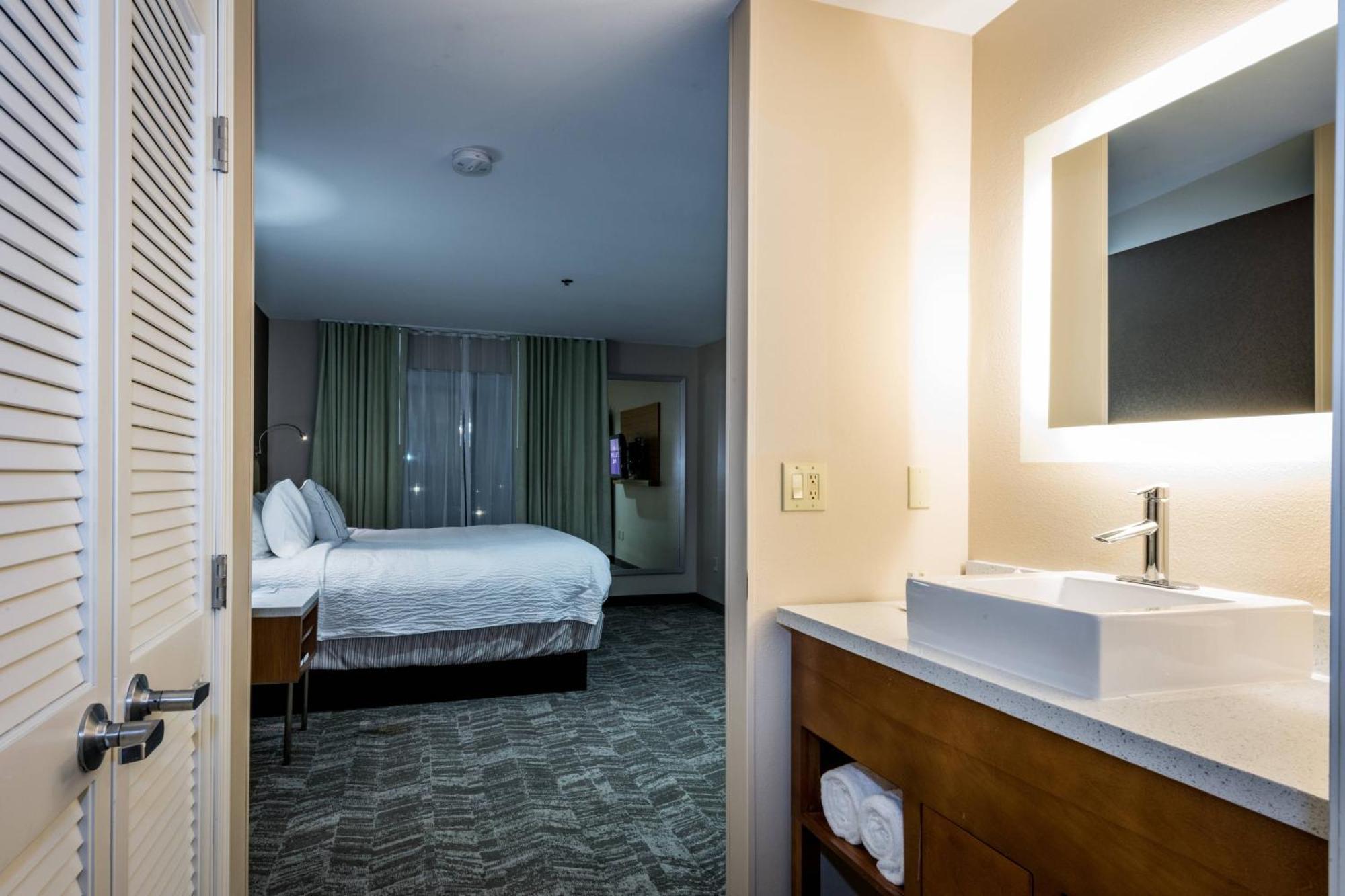 Springhill Suites By Marriott Denton Exterior photo