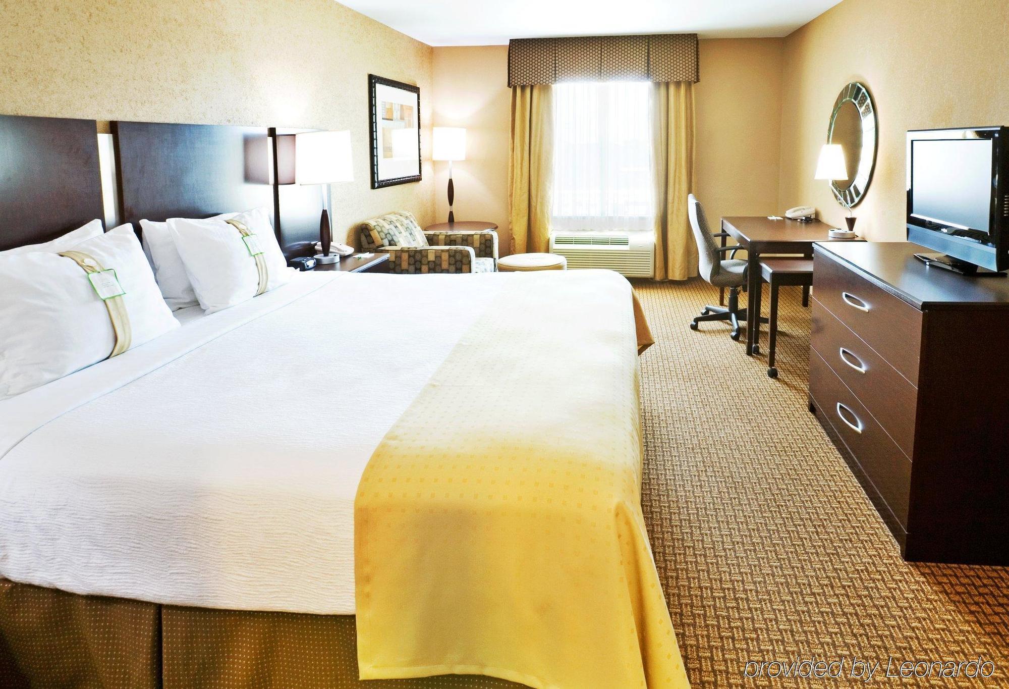 Springhill Suites By Marriott Denton Room photo