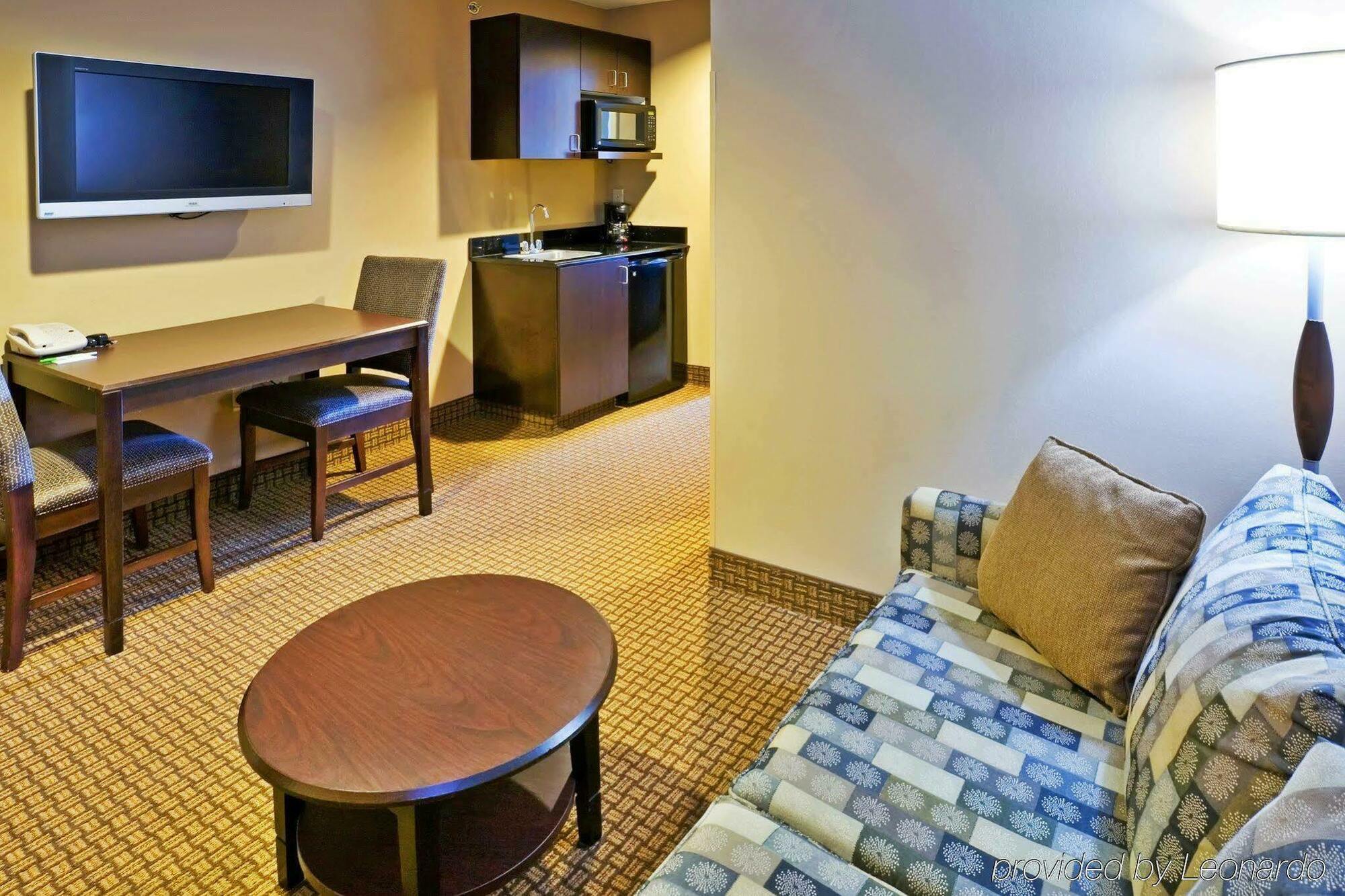 Springhill Suites By Marriott Denton Room photo